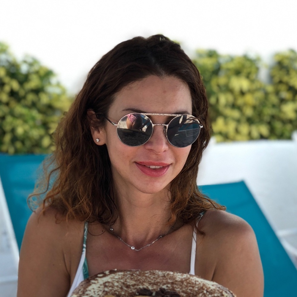 Meet your Posher, Renata